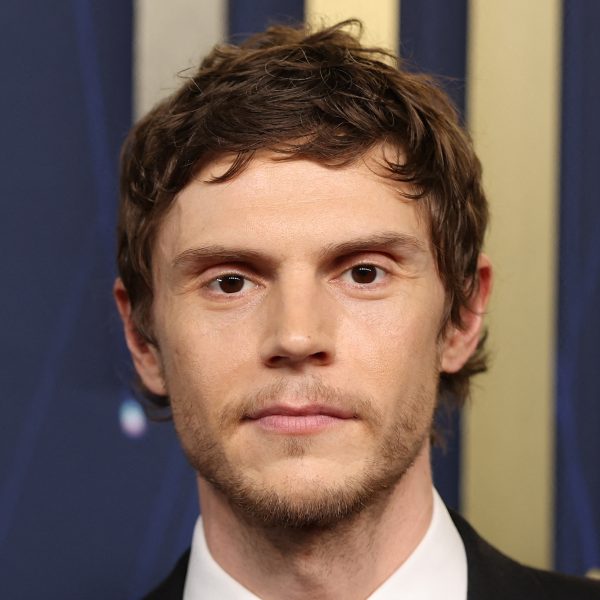 Evan Peters’ Hair: Tousled Crop